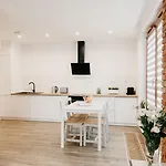 Browar Lubicz | Balcony | Elevator | Free Garage Apartament *