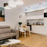 Browar Lubicz | Balcony | Elevator | Free Garage Apartament Kraków