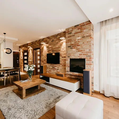 Daire Browar Lubicz | Balcony | Elevator | Free Garage